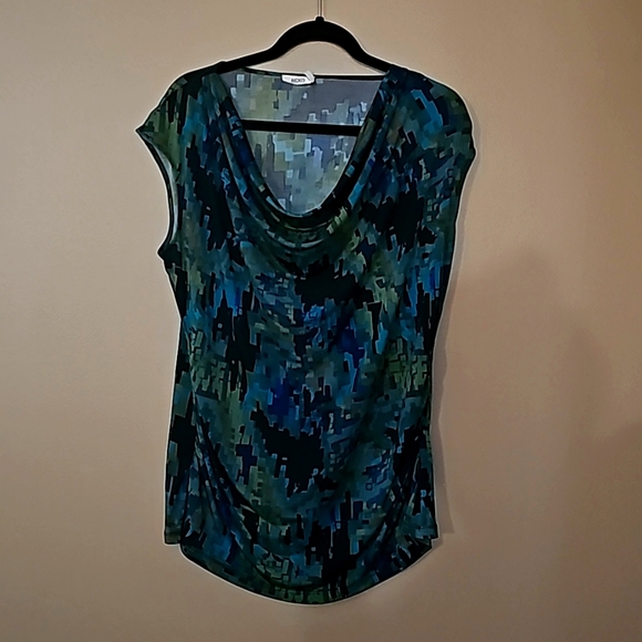 Woman's sleeveless shirt from Ricky's - Picture 1 of 6